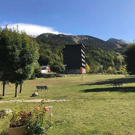 Idealement Situe Au Pied Des Pistes De - Fr-1-515-91 *